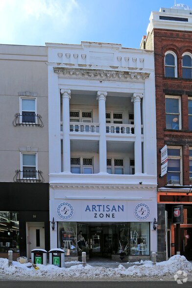 37 King St W, Kitchener, ON à louer - Photo principale – Image 1 sur 5
