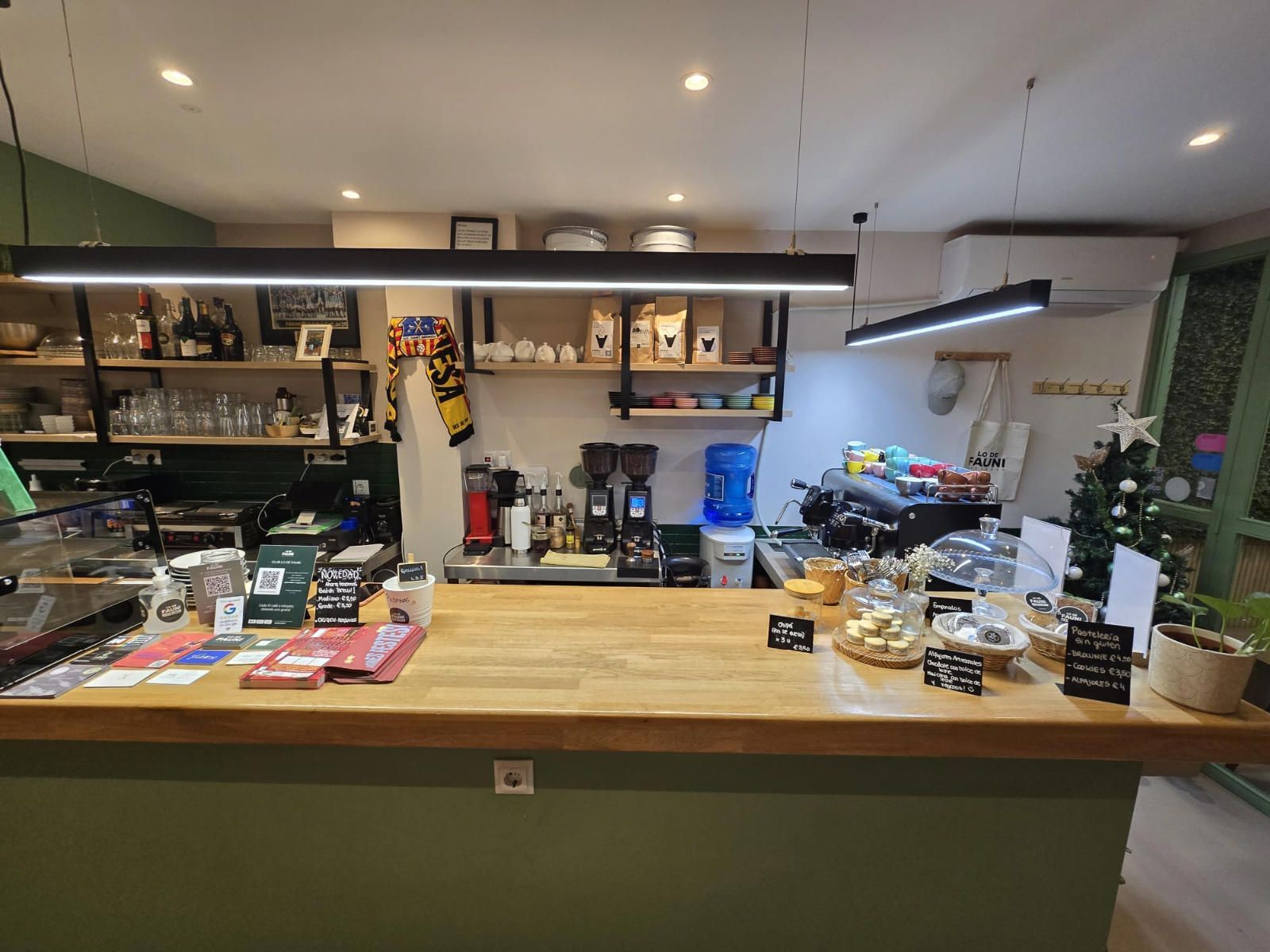 Local commercial dans Barcelone, Barcelona à louer Photo intérieure– Image 1 sur 17