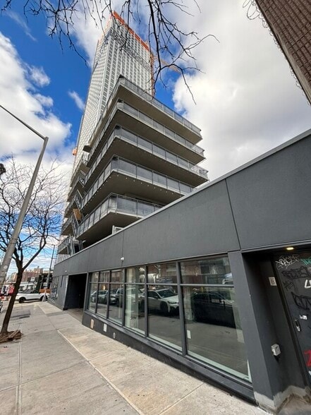 349 Kent Ave, Brooklyn, NY à louer - Photo de l’immeuble – Image 3 sur 42