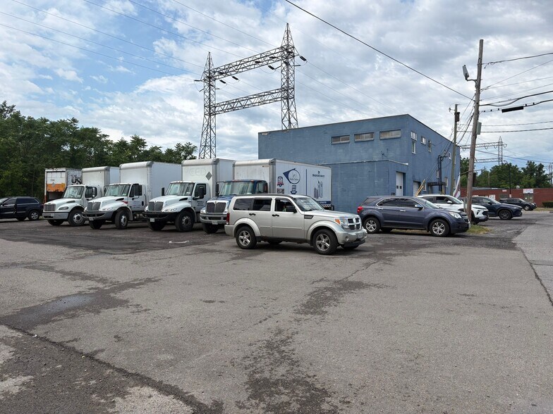 745 Walden ave, Buffalo, NY à louer - Photo de l’immeuble – Image 2 sur 8