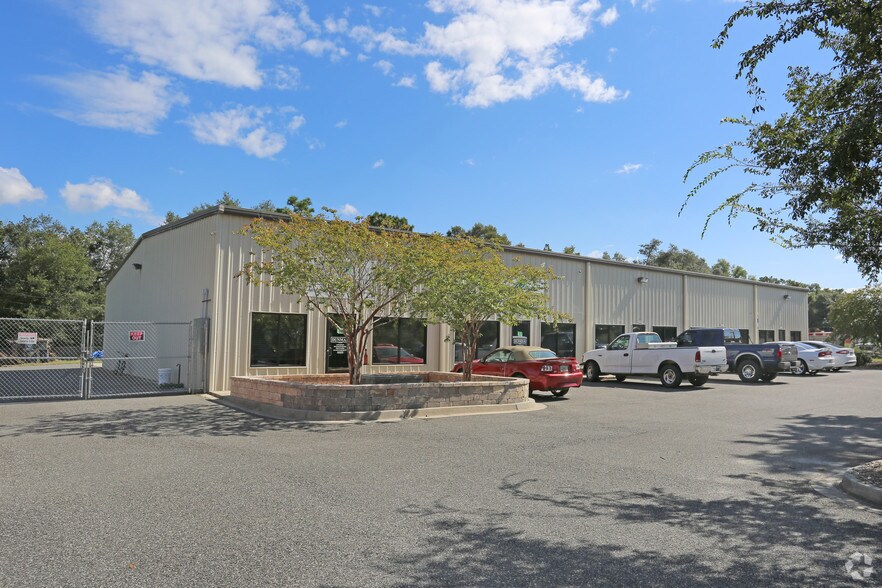 85107 Commercial Park Dr, Yulee, FL à louer - Photo de l’immeuble – Image 1 sur 26