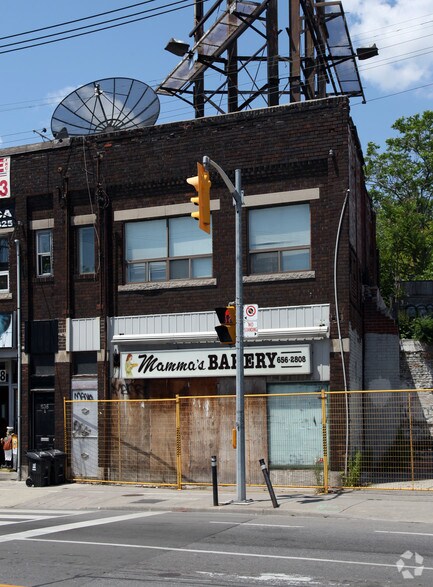 1136 Davenport Rd, Toronto, ON à vendre - Photo de l’immeuble – Image 2 sur 3