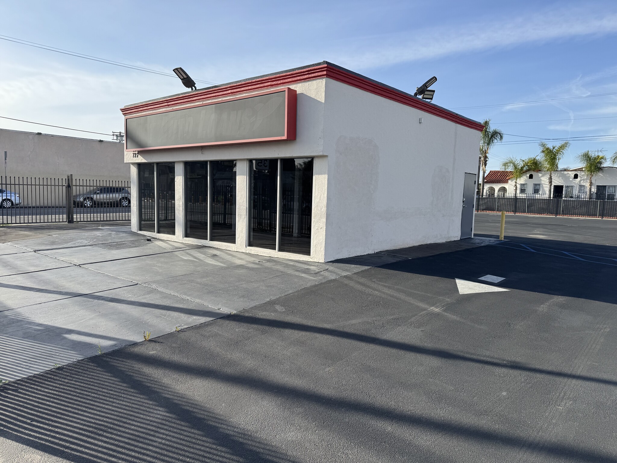 727 W Anaheim St, Wilmington, CA à louer Photo de l’immeuble– Image 1 sur 10