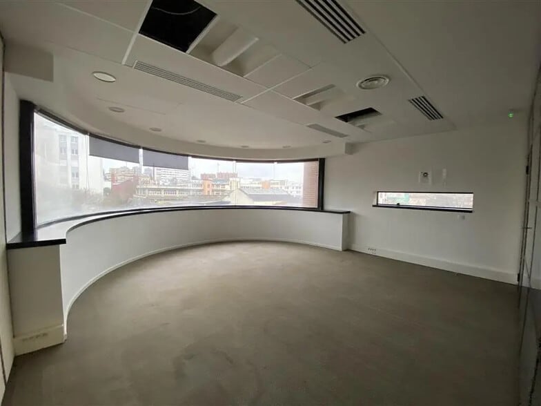 Bureau dans Ivry-sur-Seine à vendre - Photo de l’immeuble – Image 3 sur 8