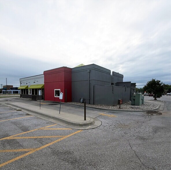 4603 Vine St, Lincoln, NE à louer - Photo de l’immeuble – Image 3 sur 11