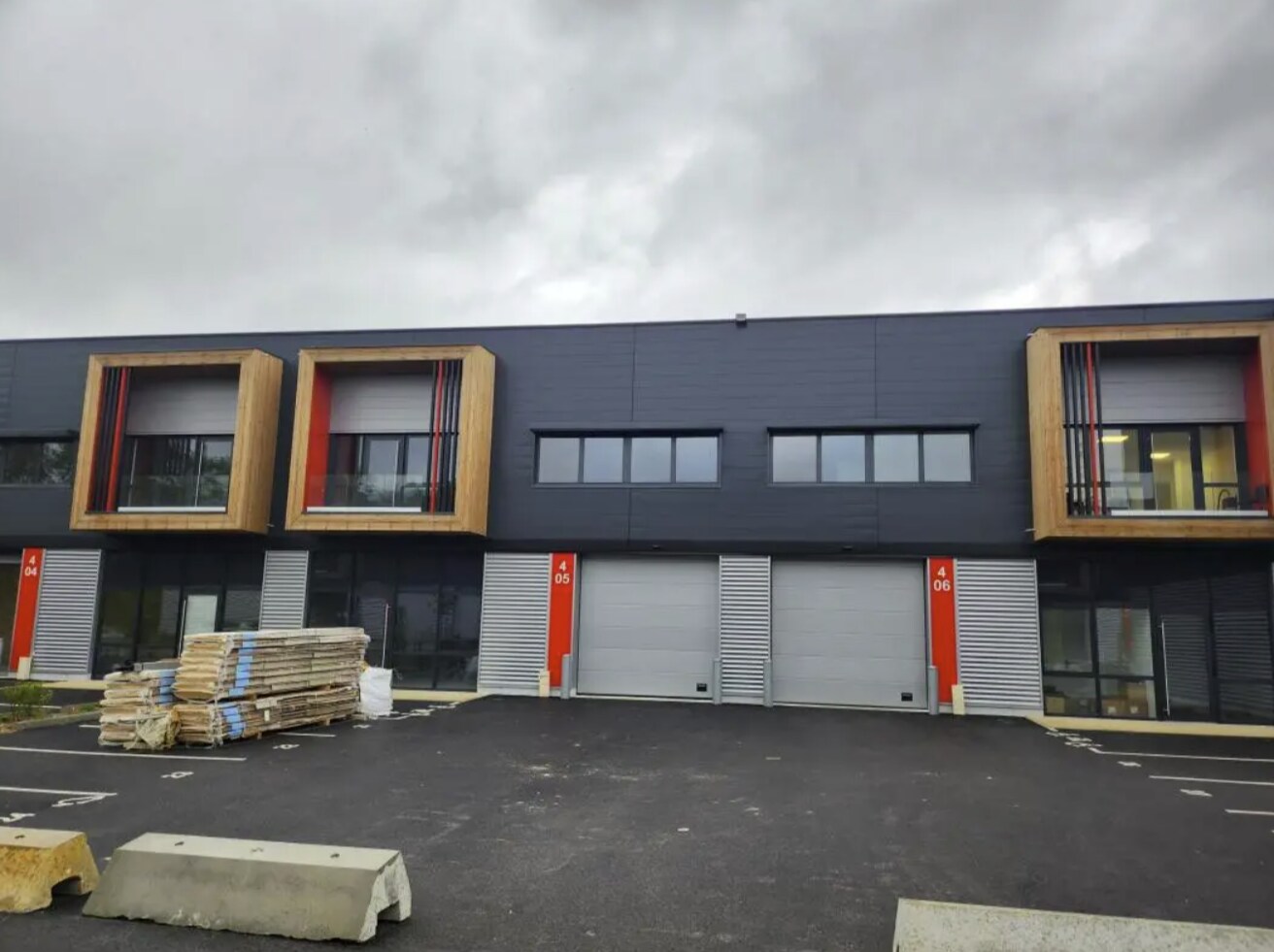 27 Avenue Du Gros Chene, Éragny à louer Photo de l’immeuble– Image 1 sur 9