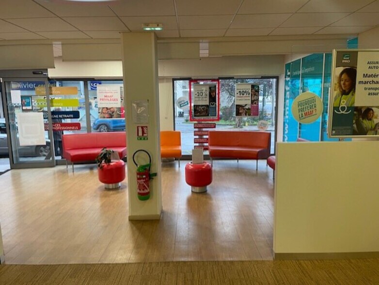 Bureau dans Orleans à louer - Hall d’entrée – Image 3 sur 5