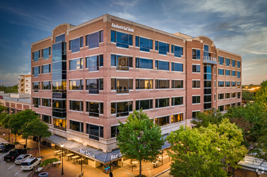 2277 Plaza Dr, Sugar Land, TX à louer - Photo de l’immeuble – Image 1 sur 7