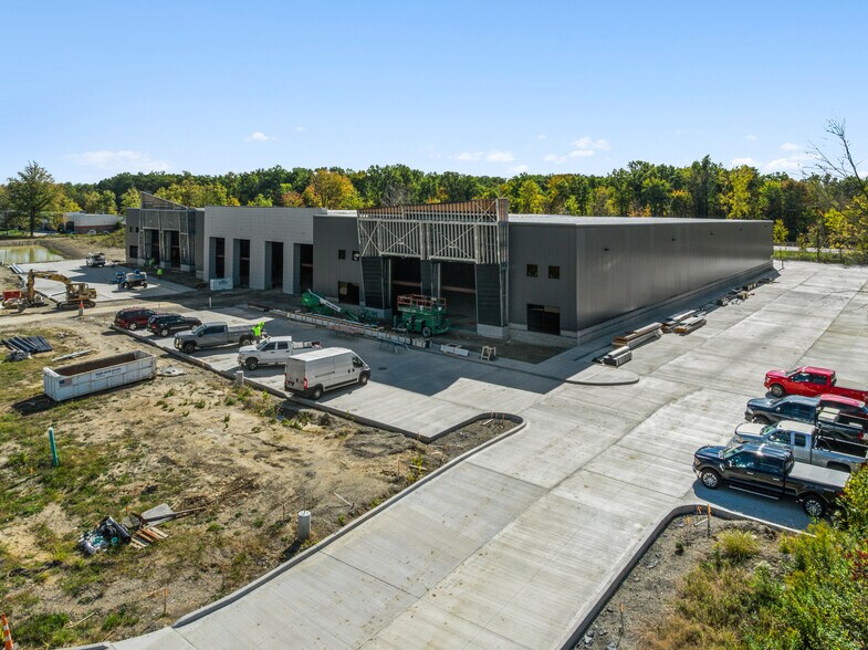 31369 Industrial Pky, North Olmsted, OH à louer - Photo de l’immeuble – Image 3 sur 5