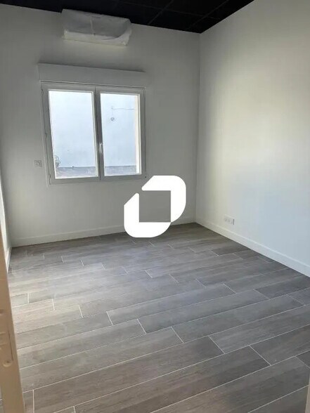 Bureau dans Les Pavillons-sous-Bois à louer - Photo de l’immeuble – Image 2 sur 3