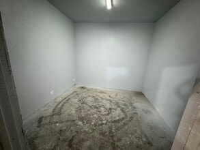 1675 E Mauretania St, Wilmington, CA à louer Photo intérieure– Image 1 sur 5