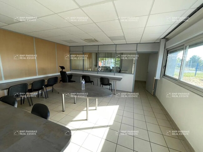 Plus de détails pour Bureau à louer