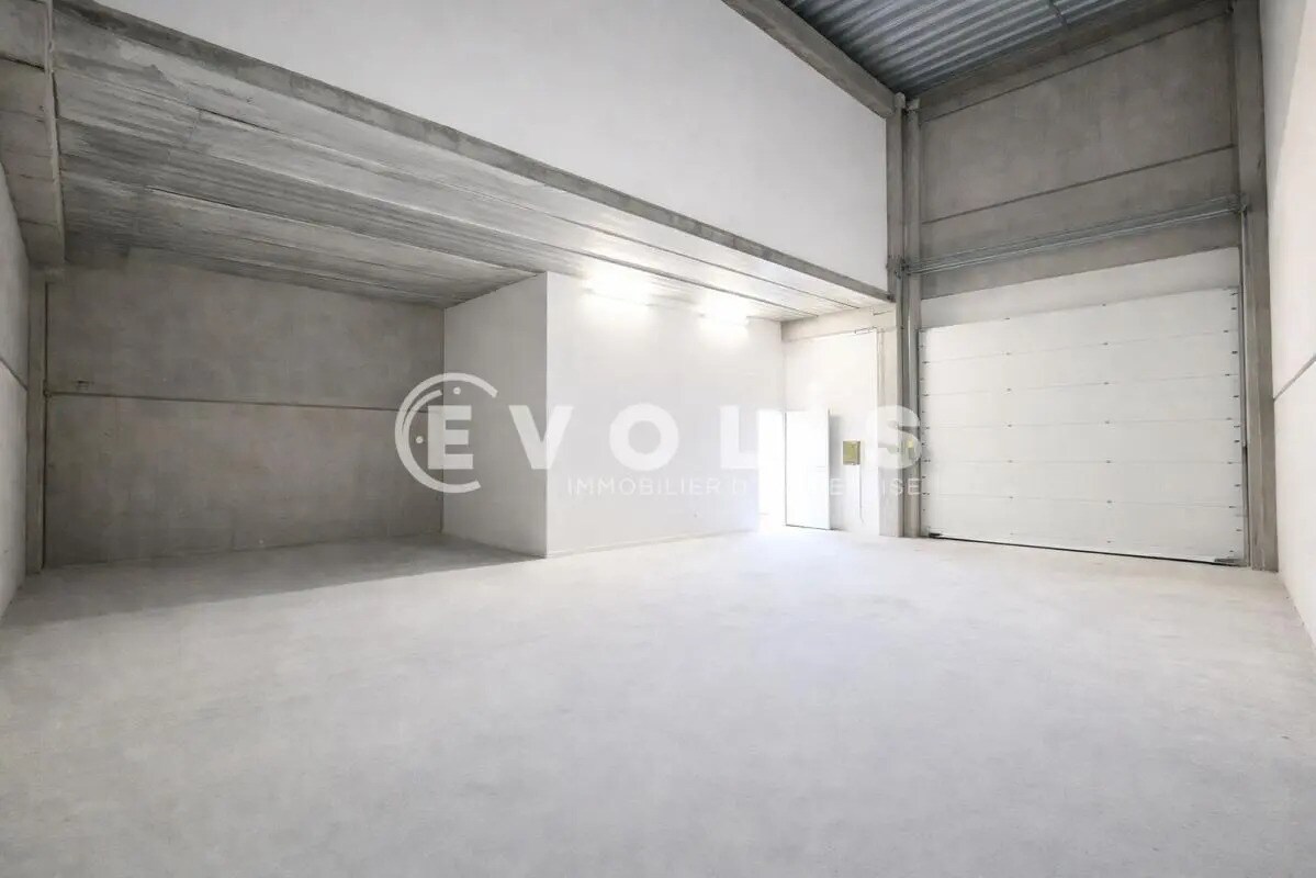 Local d'activités dans Serris à vendre Photo intérieure– Image 1 sur 6