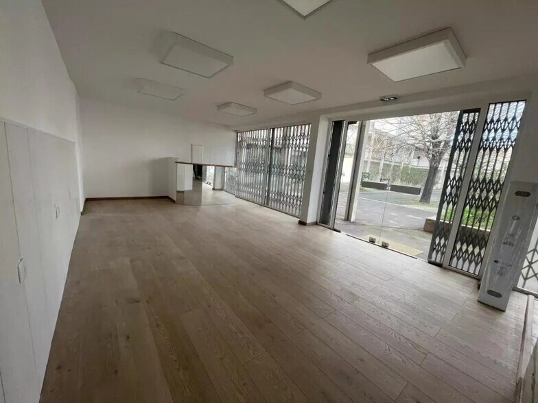 Local commercial dans Valbonne à vendre - Photo de l’immeuble – Image 1 sur 6