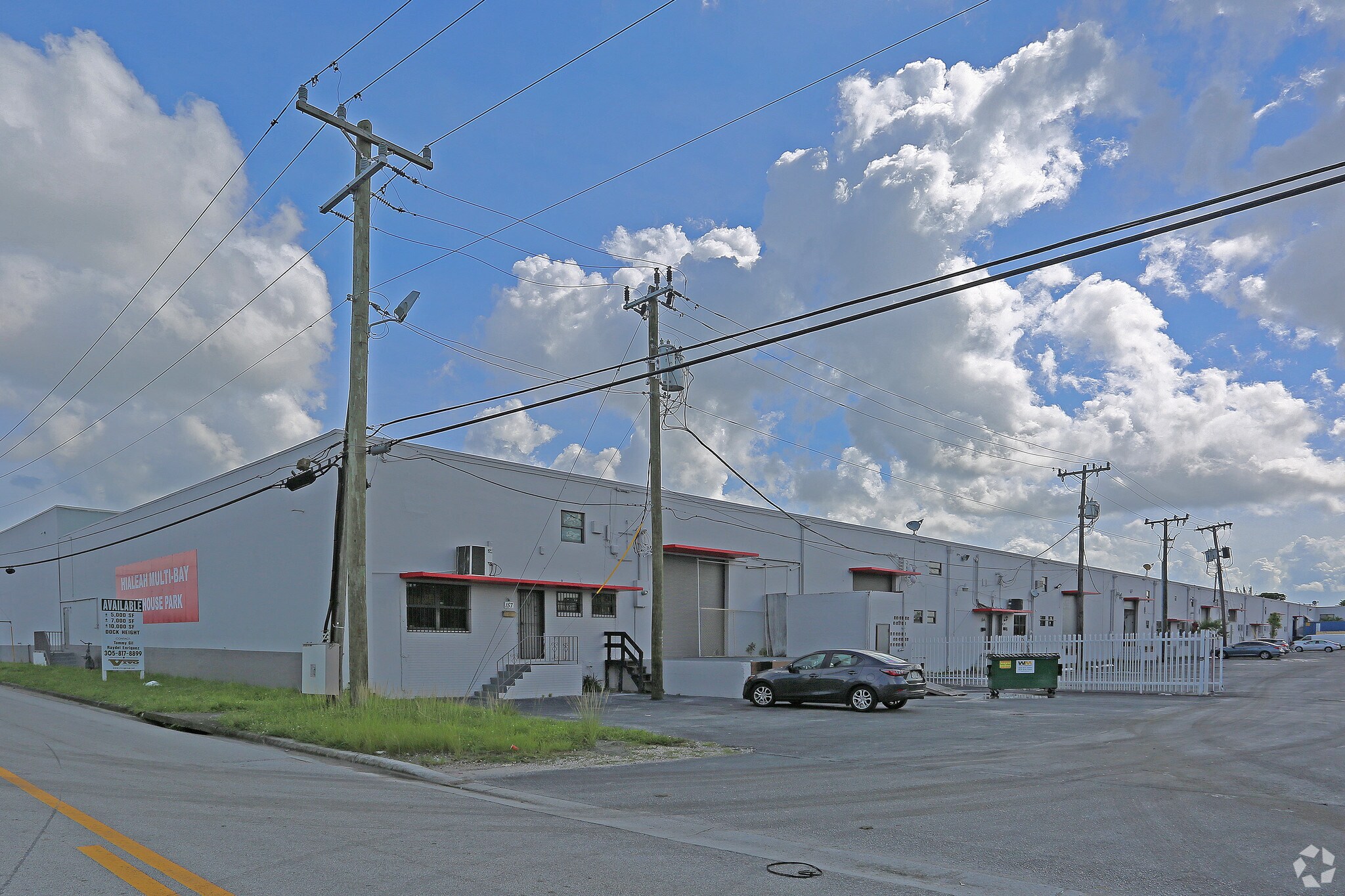 155-171 SE 10th Ave, Hialeah, FL à louer Photo principale– Image 1 sur 16