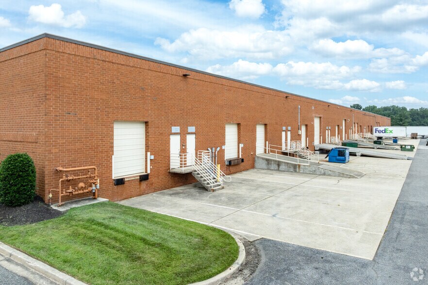 6679 Santa Barbara Rd, Elkridge, MD à louer - Photo de l’immeuble – Image 2 sur 4