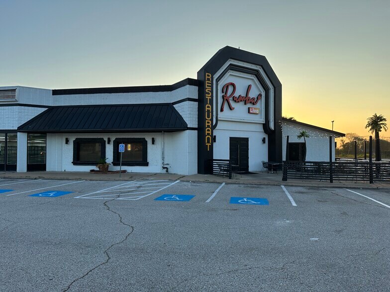 5920 Highway 6 N, Houston, TX à louer - Photo de l’immeuble – Image 1 sur 4