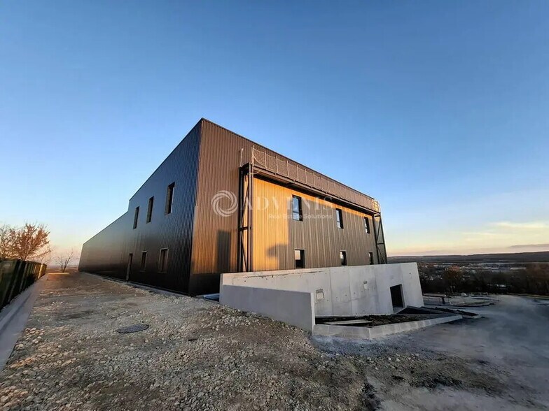 Local d'activités dans Ludres à vendre - Photo de l’immeuble – Image 2 sur 8