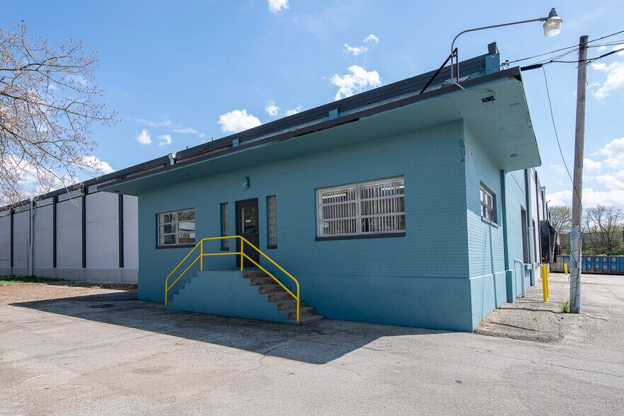 995 Home Ave, Akron, OH à louer - Photo de l’immeuble – Image 3 sur 10