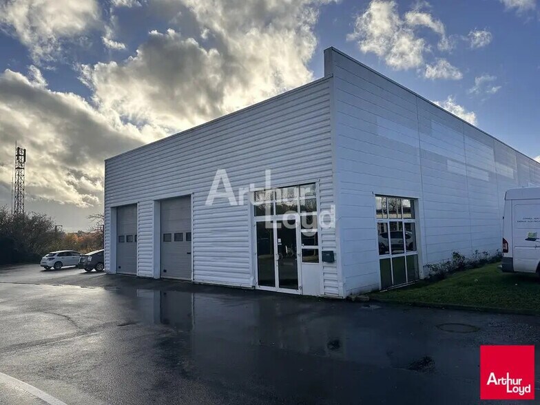 Local d’activités dans Saint-Grégoire à louer - Photo de l’immeuble – Image 1 sur 5