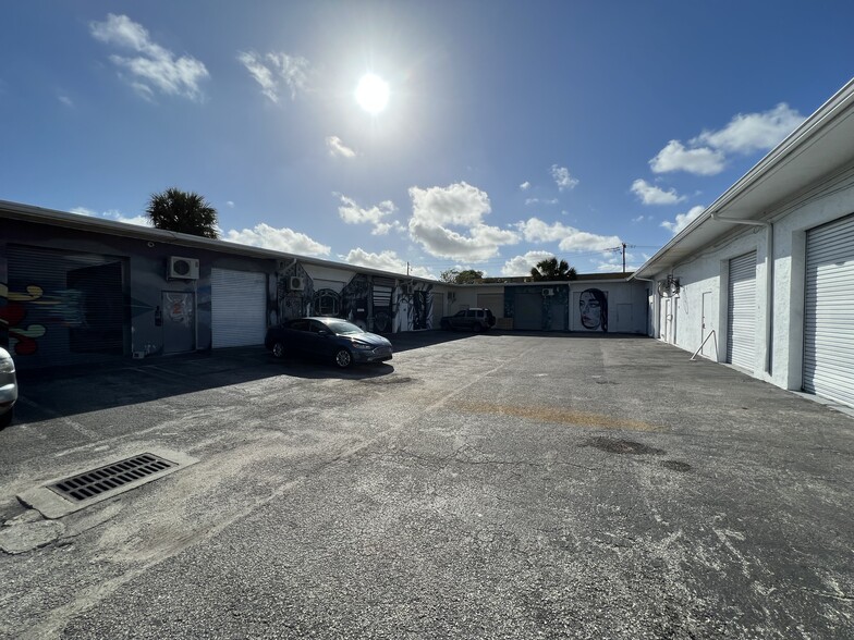 1101 Clare Ave, West Palm Beach, FL à louer - Photo de l’immeuble – Image 3 sur 7