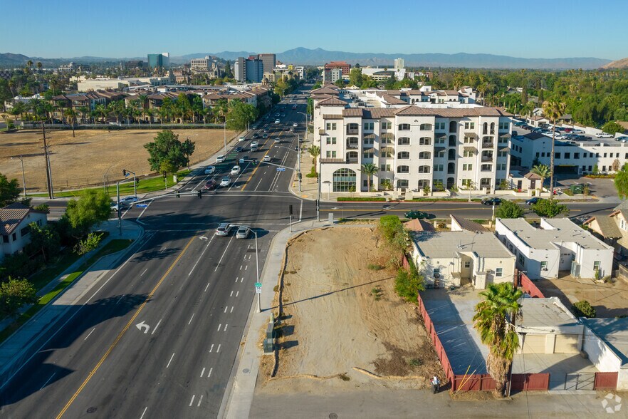 3071 Market St, Riverside, CA à vendre - Photo principale – Image 1 sur 24