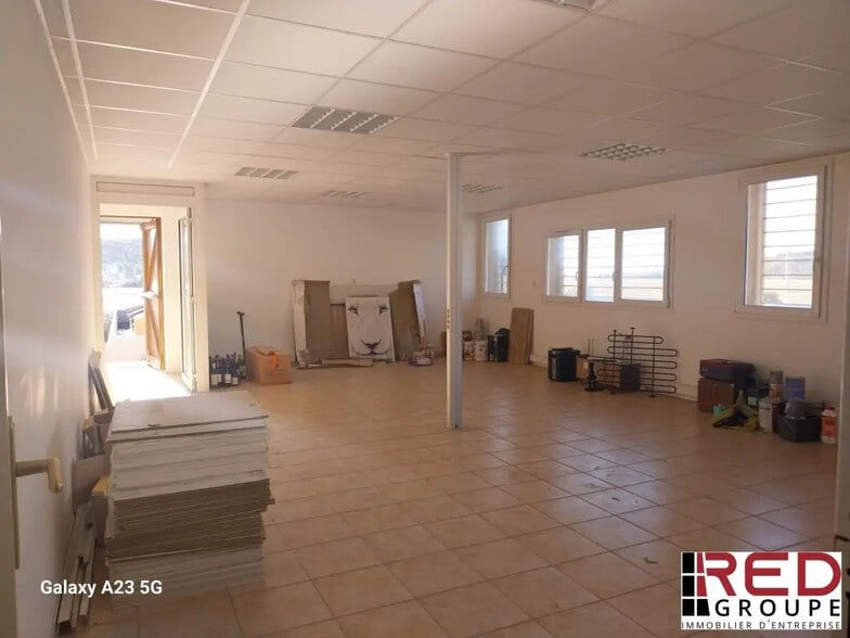 Bureau dans Septèmes-les-Vallons à louer - Photo de l’immeuble – Image 2 sur 7