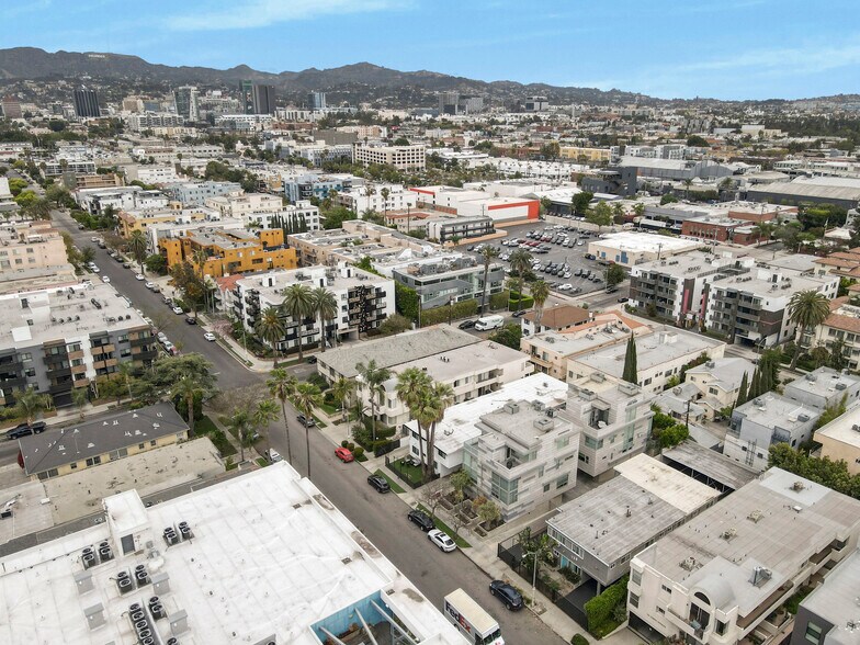 738 N Hudson Ave, Los Angeles, CA à vendre - Photo de l’immeuble – Image 3 sur 9