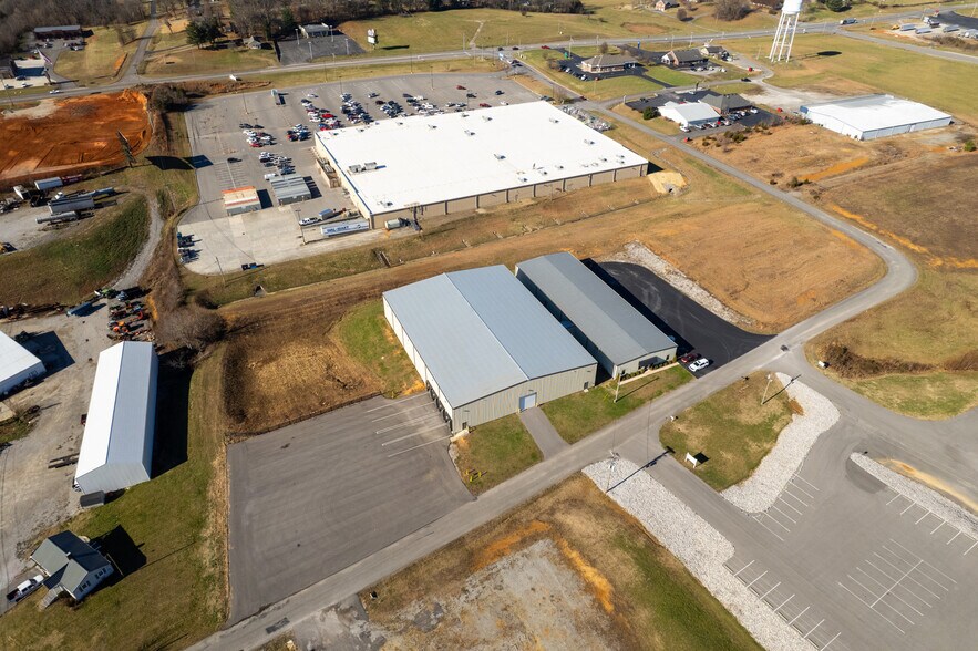 252 Commerce Dr, Tompkinsville, KY à louer - Photo de l’immeuble – Image 3 sur 96