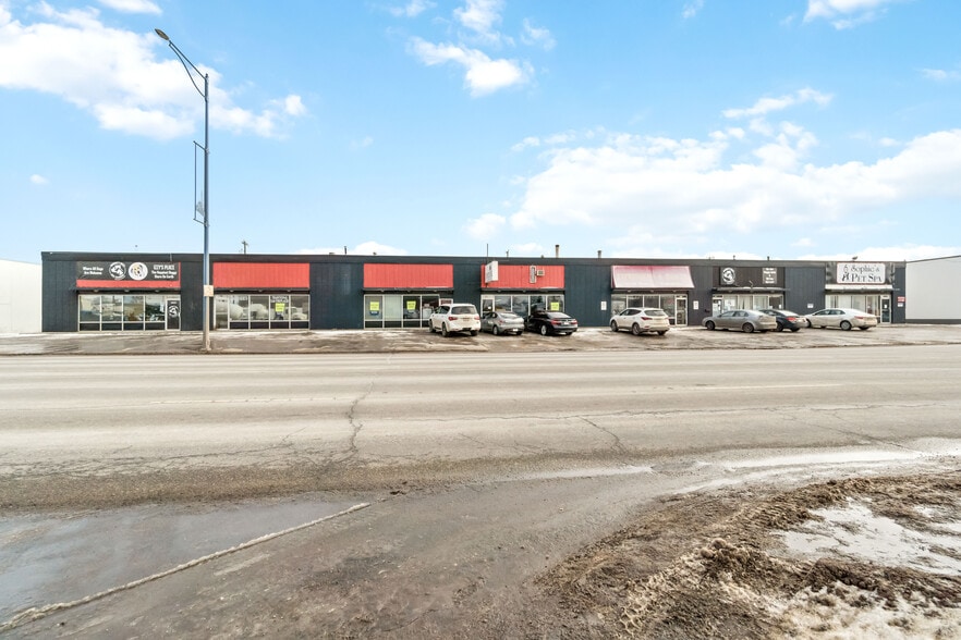 5809 Gateway Blvd NW, Edmonton, AB à louer - Photo de l’immeuble – Image 3 sur 6