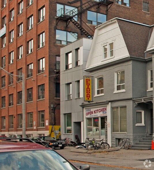 5 Camden St, Toronto, ON à vendre - Photo de l’immeuble – Image 2 sur 3