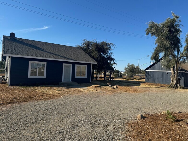 19435 East St, Woodland, CA à vendre - Photo de l’immeuble – Image 3 sur 9
