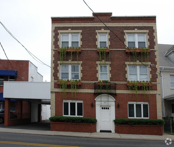 121 Regent St, Port Chester, NY à vendre - Photo de l’immeuble – Image 2 sur 22