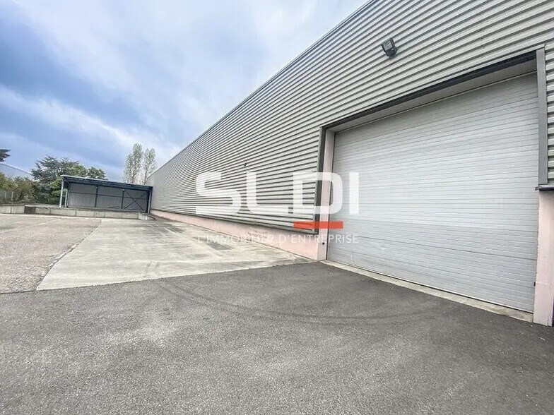 Local d’activités dans Saint-Quentin-Fallavier à louer - Photo de l’immeuble – Image 3 sur 7
