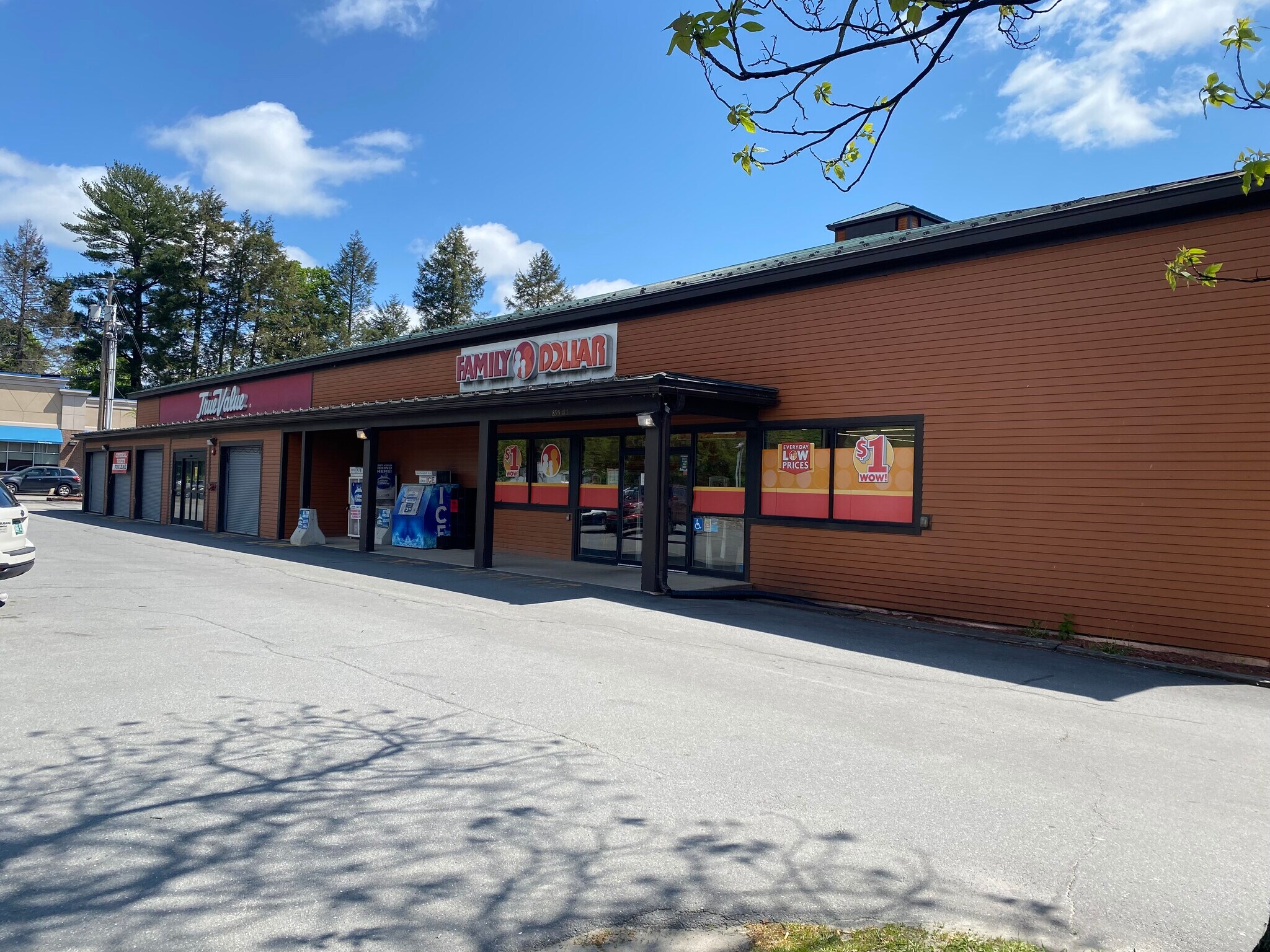Local commercial dans Brattleboro, VT à vendre Photo principale– Image 1 sur 1