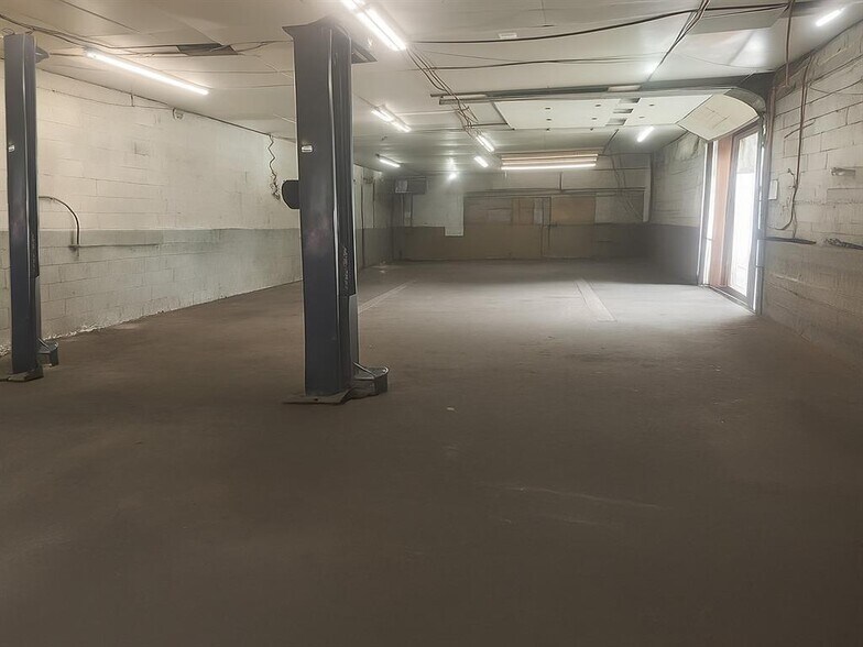 765 Glenmore Ave, Brooklyn, NY à vendre - Photo de l’immeuble – Image 2 sur 4