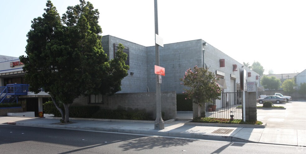 990-1010 S Arroyo Pky, Pasadena, CA à louer - Photo de l’immeuble – Image 3 sur 5