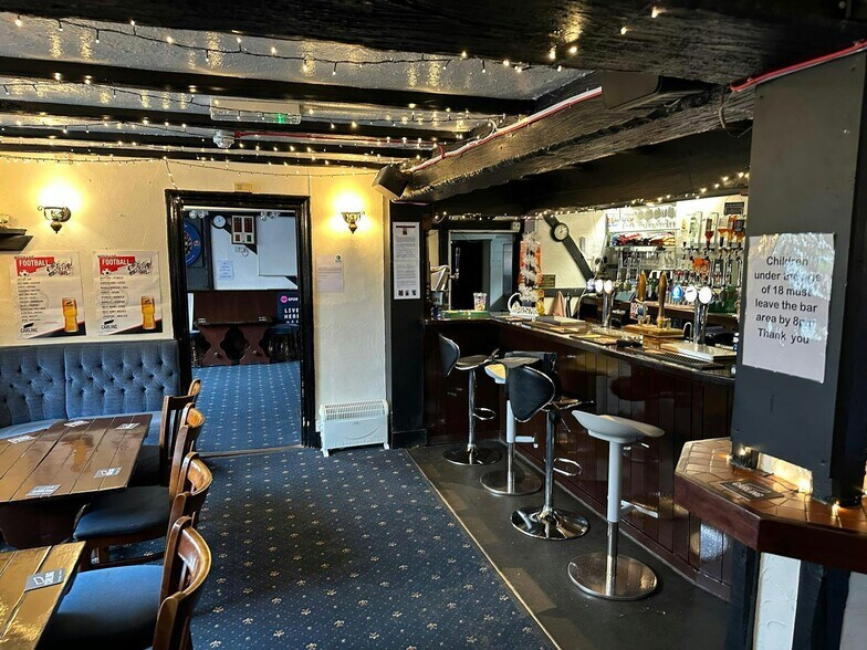 Vigo Ln, Yateley à vendre - Photo de l’immeuble – Image 2 sur 5