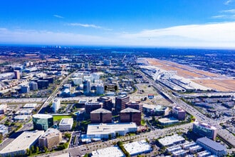 2112 Business Center Dr, Irvine, CA - VUE AÉRIENNE  vue de carte - Image1