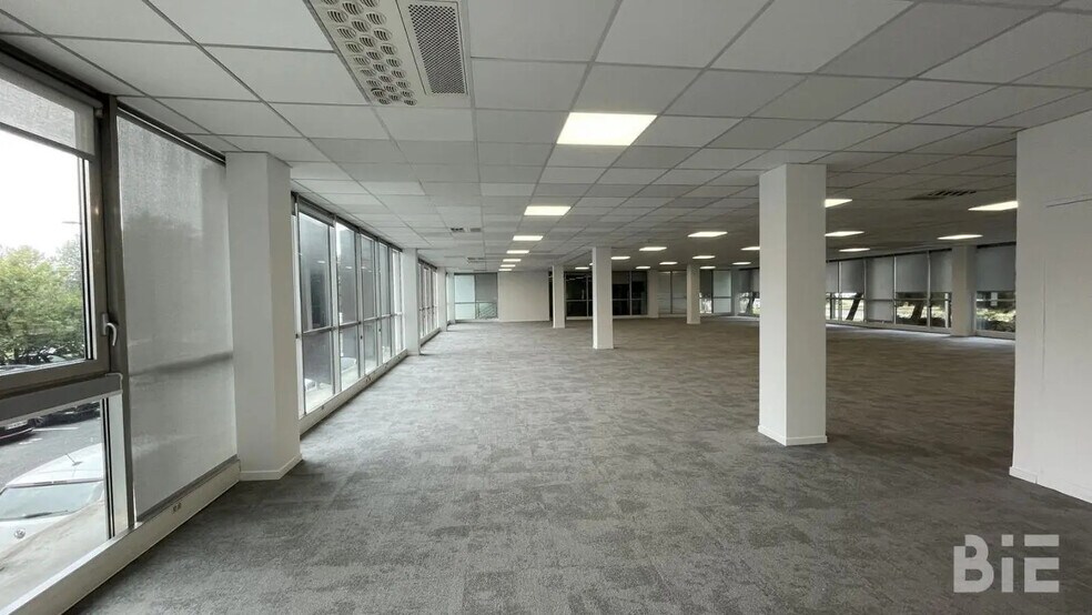 Bureau dans Bruges à louer - Photo de l’immeuble – Image 2 sur 10