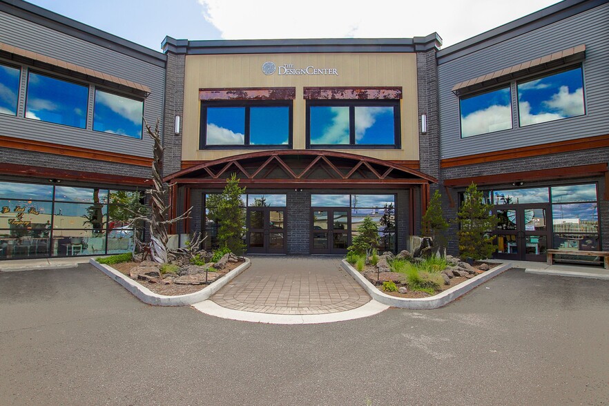 2127 S Hwy 97, Redmond, OR à louer - Photo de l’immeuble – Image 1 sur 9