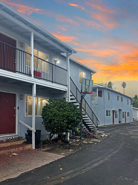 490 Page St, San Jose, CA à vendre - Photo de l’immeuble – Image 2 sur 6