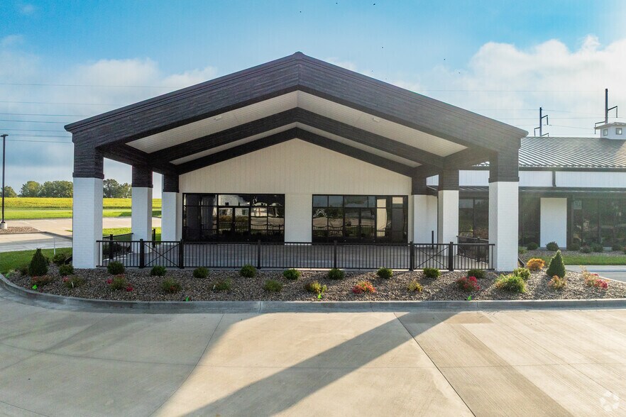 124 Ernest R. Kouma Blvd, Radcliff, KY à louer - Photo de l’immeuble – Image 3 sur 25