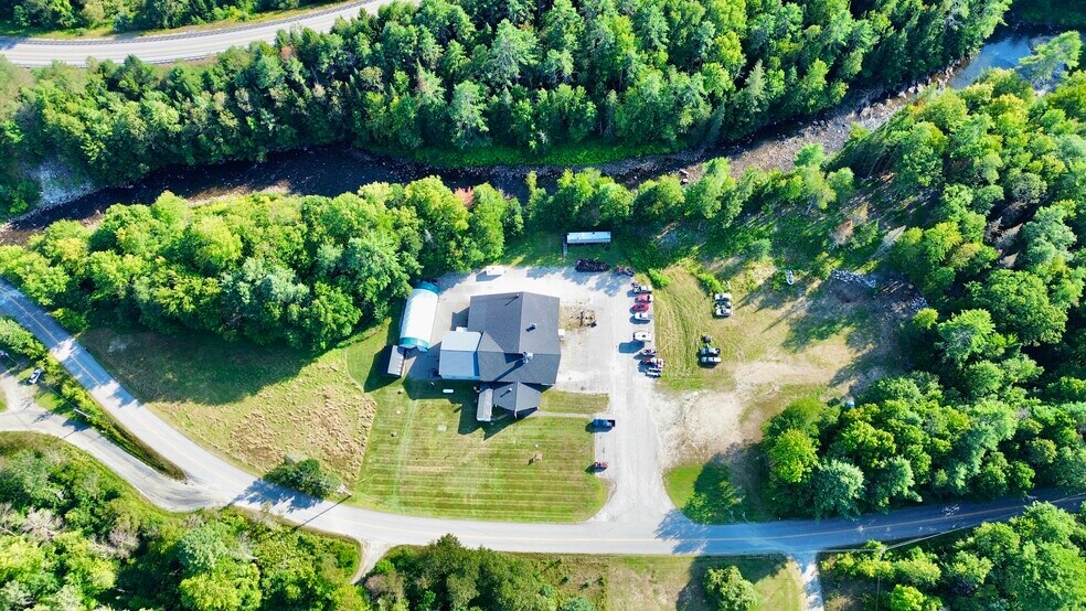 315 Creamery Rd, South Ryegate, VT à vendre - Photo de l’immeuble – Image 2 sur 44