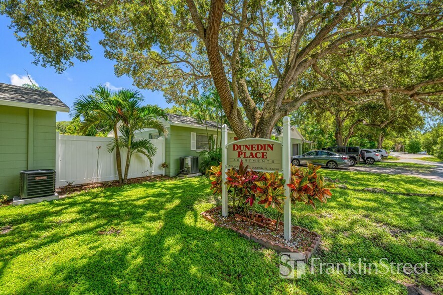 531-539 New York Ave, Dunedin, FL à vendre - Photo de l’immeuble – Image 2 sur 45