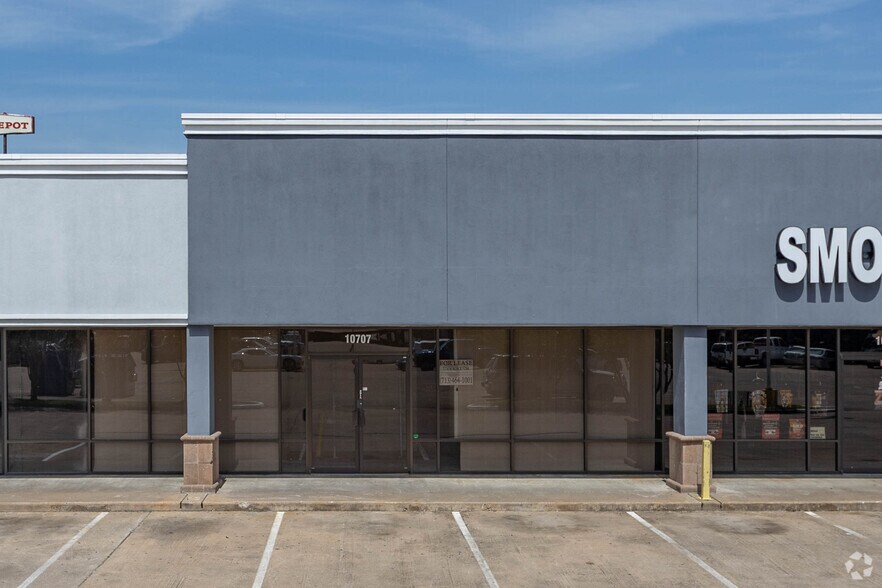 10703-10765 Gulf Fwy, Houston, TX à louer - Photo de l’immeuble – Image 2 sur 8