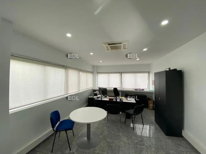 Local d’activités dans Combs-la-Ville à louer - Photo intérieure – Image 3 sur 14