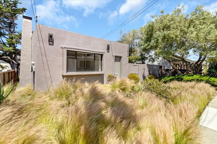 182 El Dorado St, Monterey, CA à vendre - Photo de l’immeuble – Image 2 sur 32