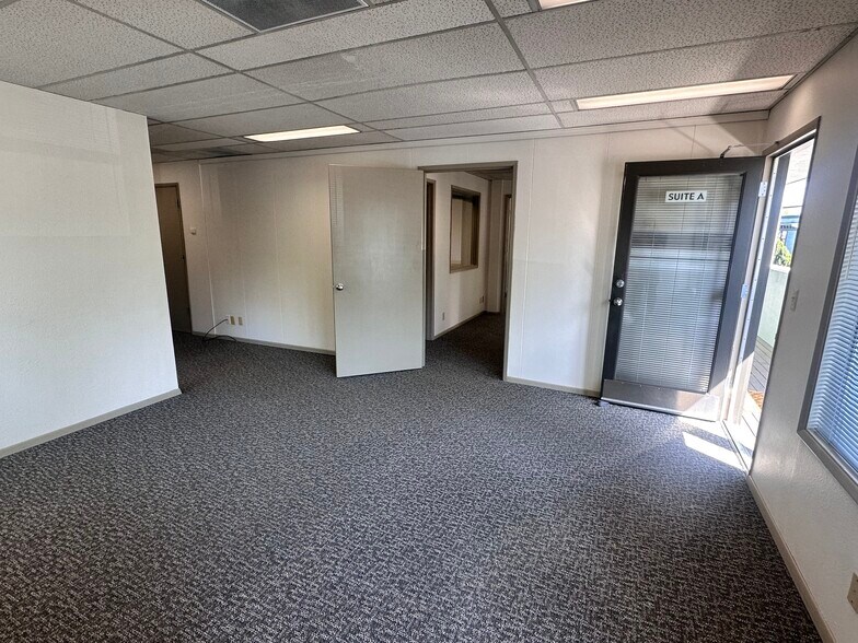 3701 SE Milwaukie Ave, Portland, OR à louer - Photo intérieure – Image 3 sur 10