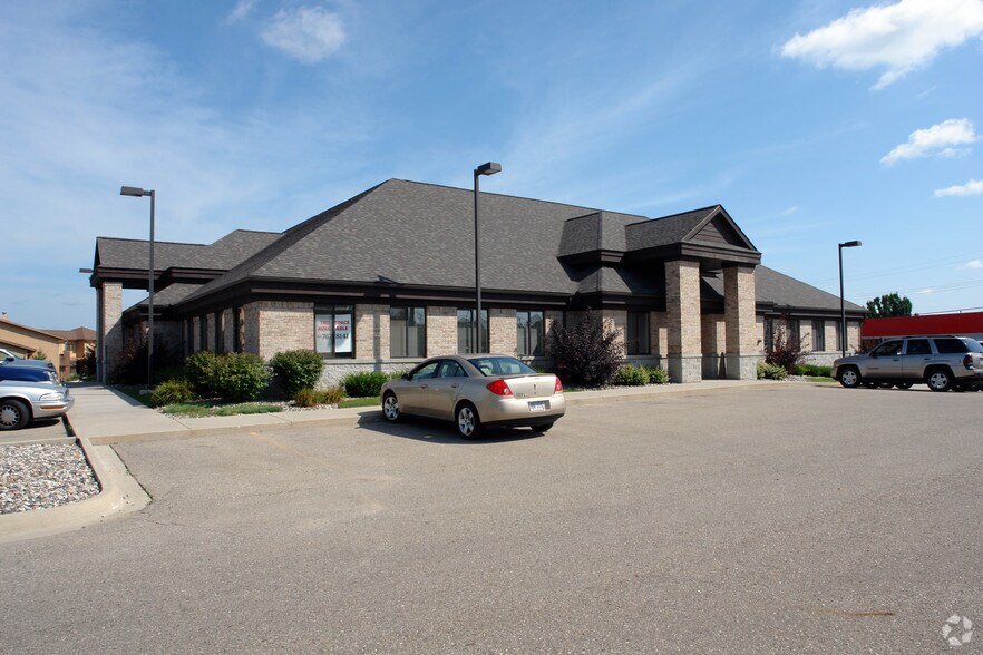 800 West St, Lapeer, MI à louer - Photo de l’immeuble – Image 2 sur 2